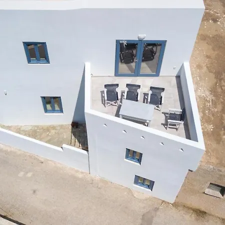 Traditional White House2 Holiday home *