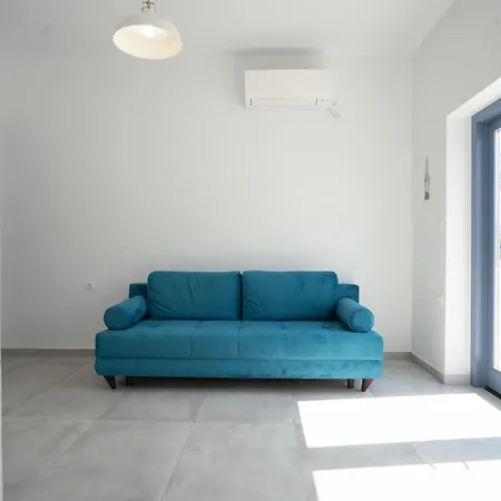 Traditional White House2