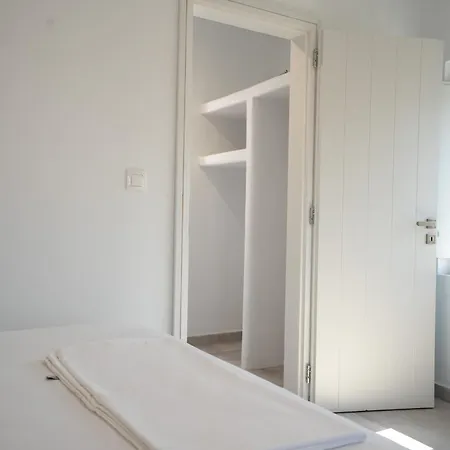 בית נופש Traditional White House2